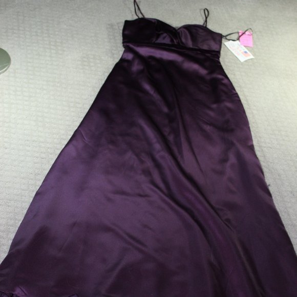 Jim Hjelm Occasions Plum Purple Formal Dress - Picture 1 of 6